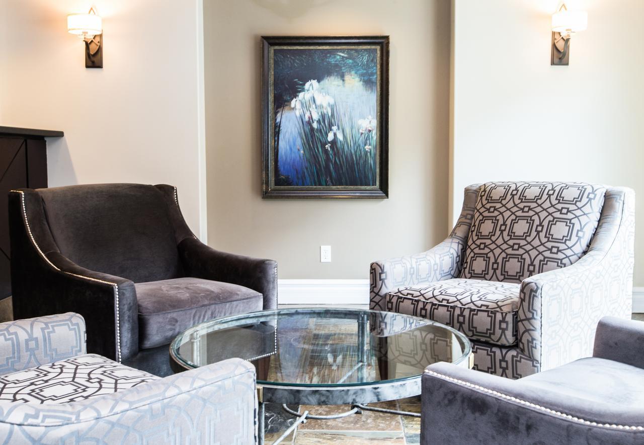 Canterra Suites Hotel Эдмонтон Экстерьер фото