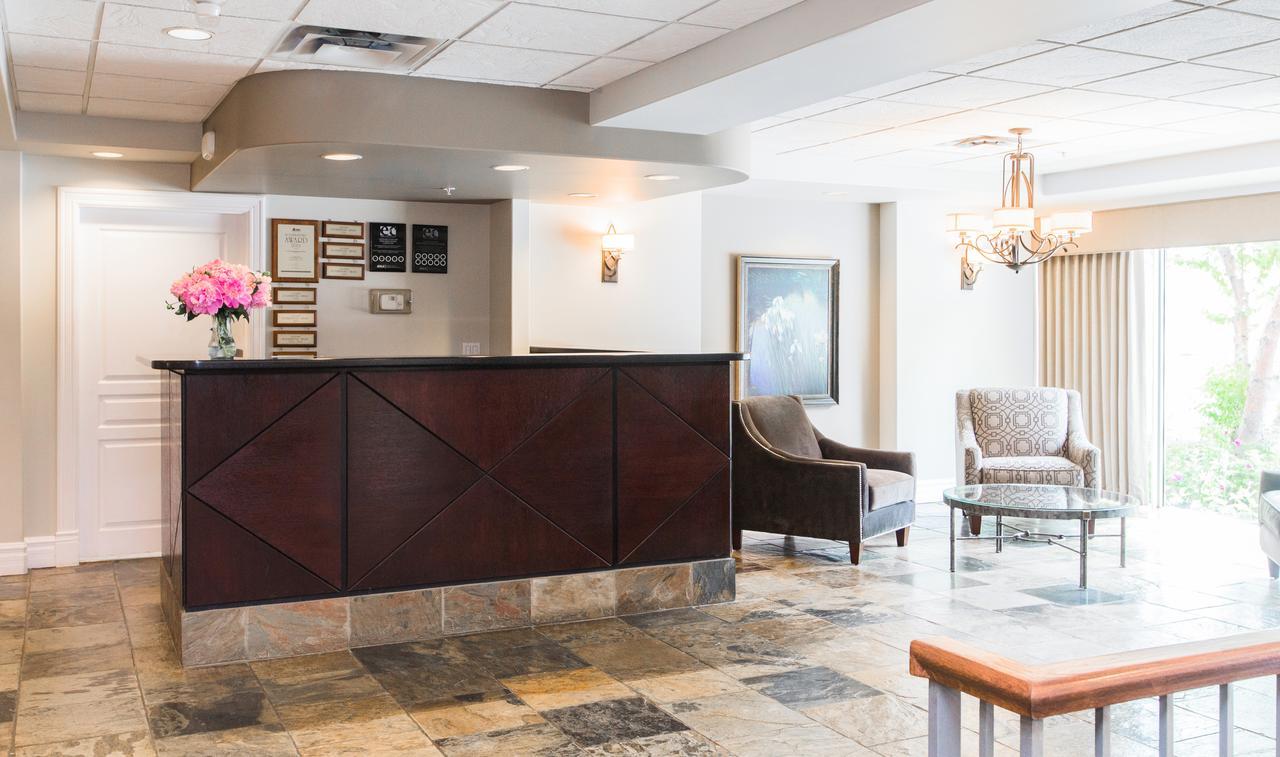 Canterra Suites Hotel Эдмонтон Экстерьер фото