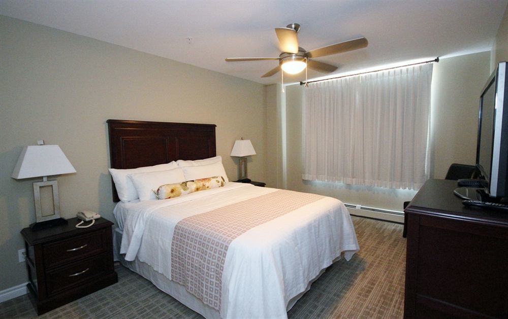 Canterra Suites Hotel Эдмонтон Экстерьер фото